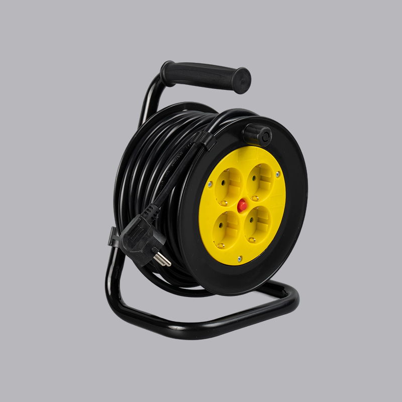 Cuộn cáp 15m khung sắt loại G4R-15T của Đức